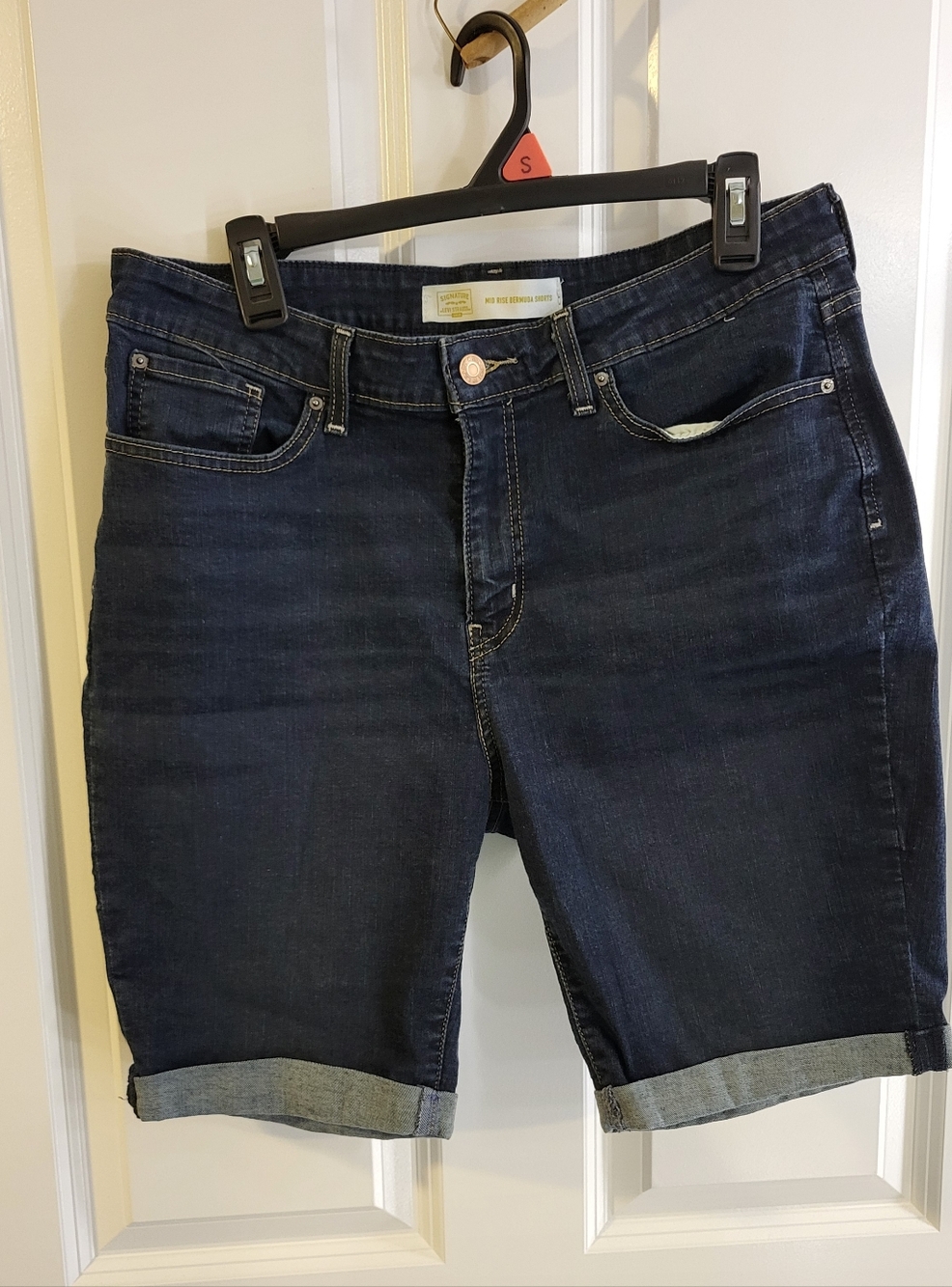 Levi Strauss Signature Mid Rise Bermuda Short